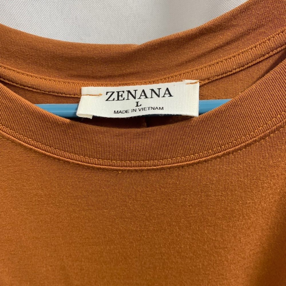 Zenana Outfitters Warm Rust/Brown Tee - Picture 2 of 5